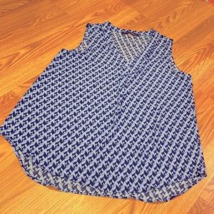 Women’s blue geometric Rose & Olive sleeveless blouse M